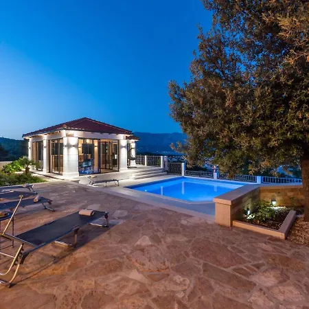 Villa Beautiful In Selca With Private Swimming Pool